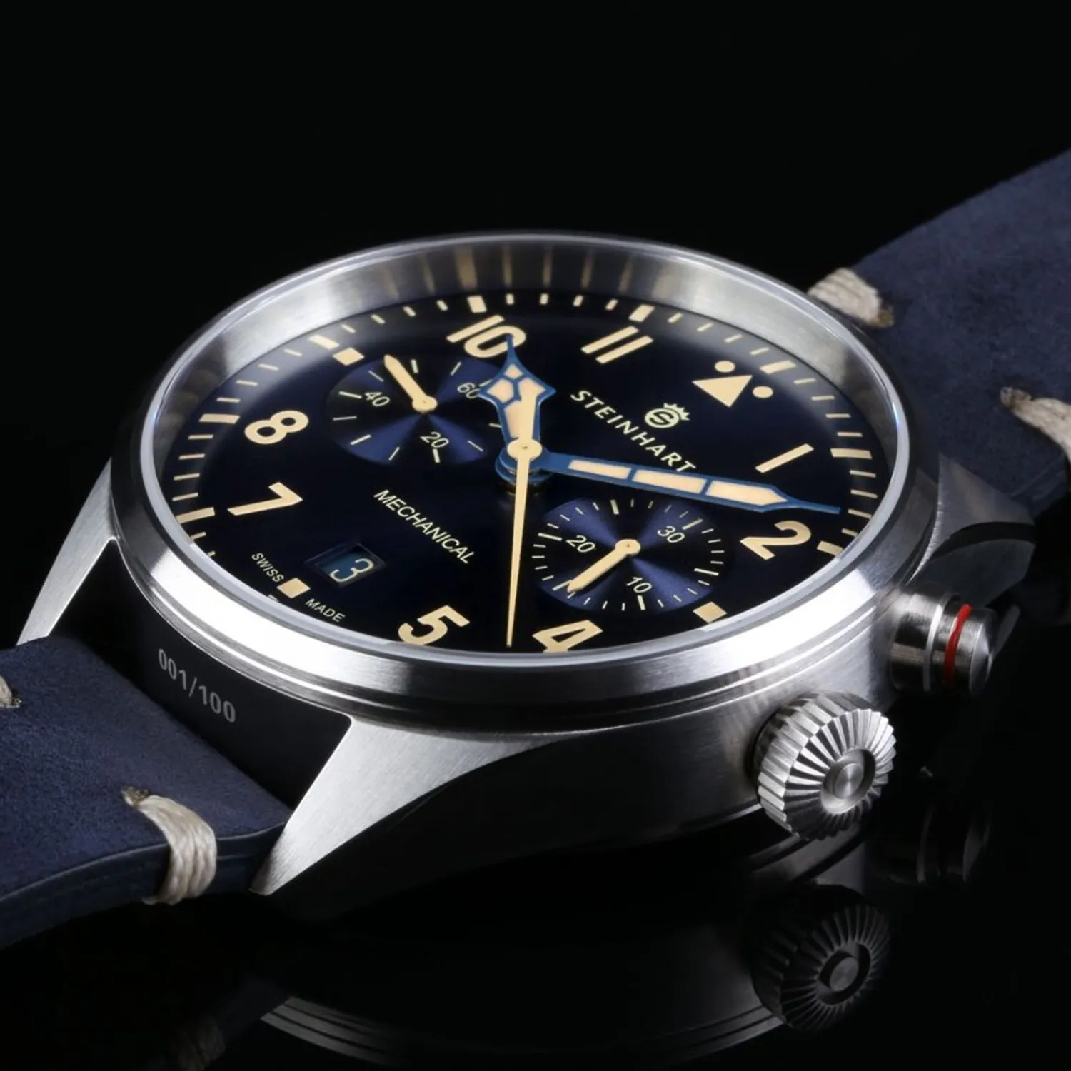 Steinhart Watches Beperkte Editie^Nav.B - Monopusher 42 Blauw