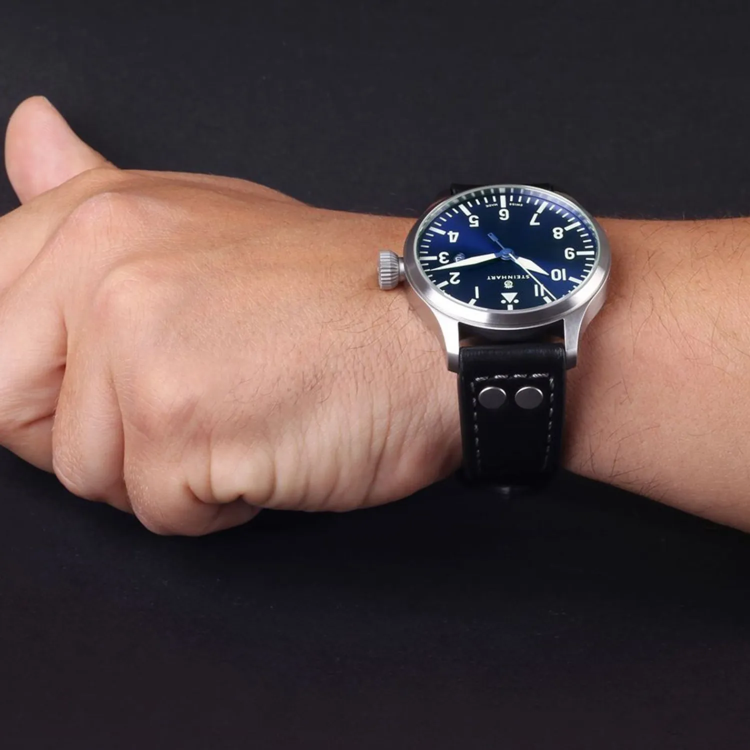 Steinhart Watches Pilotenhorloges^Nav B-Uhr 44 Datum Blauw