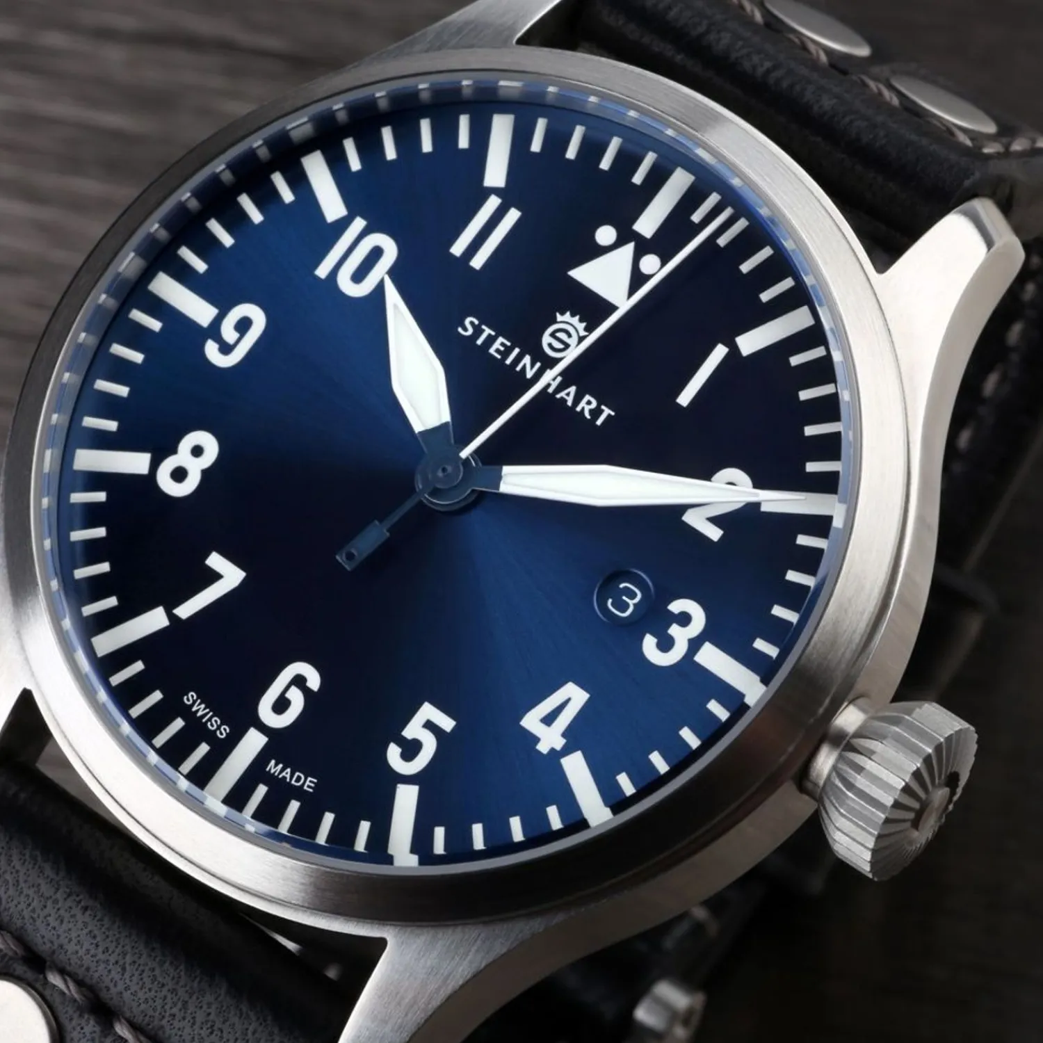 Steinhart Watches Pilotenhorloges^Nav B-Uhr 44 Datum Blauw