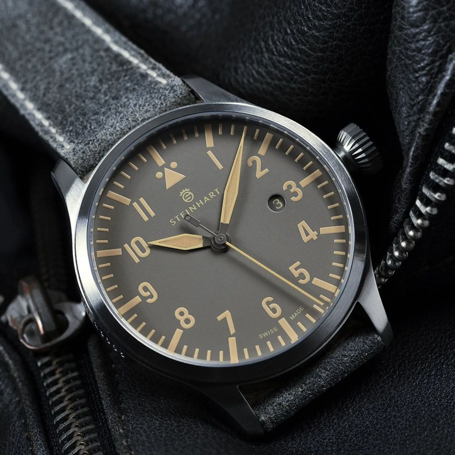 Steinhart Watches Pilotenhorloges^Nav B-Uhr 44 Datum Vintage Grijs