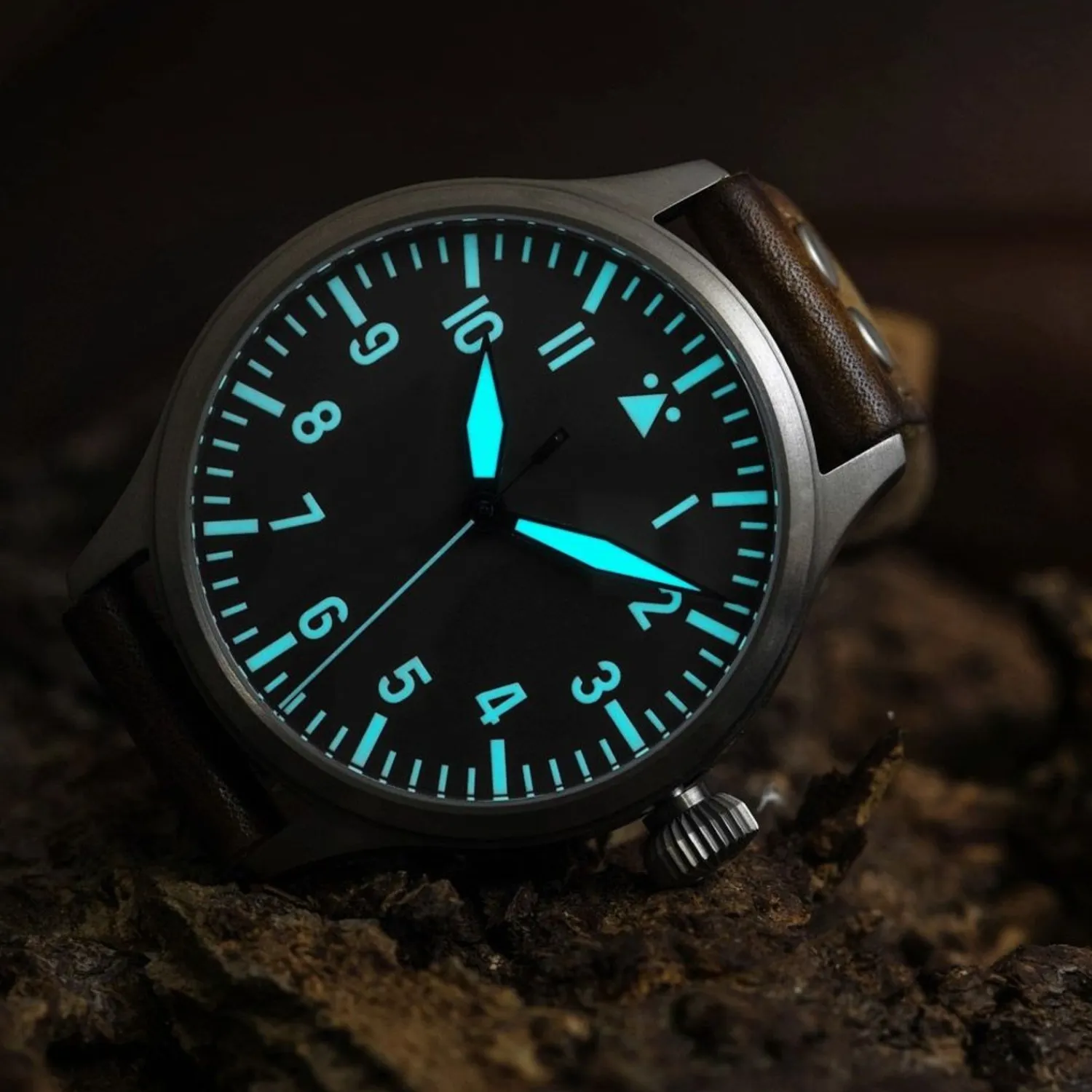 Steinhart Watches Premium Lijn^Nav B-Uhr 44 Titan A Muster Zentralsekunde
