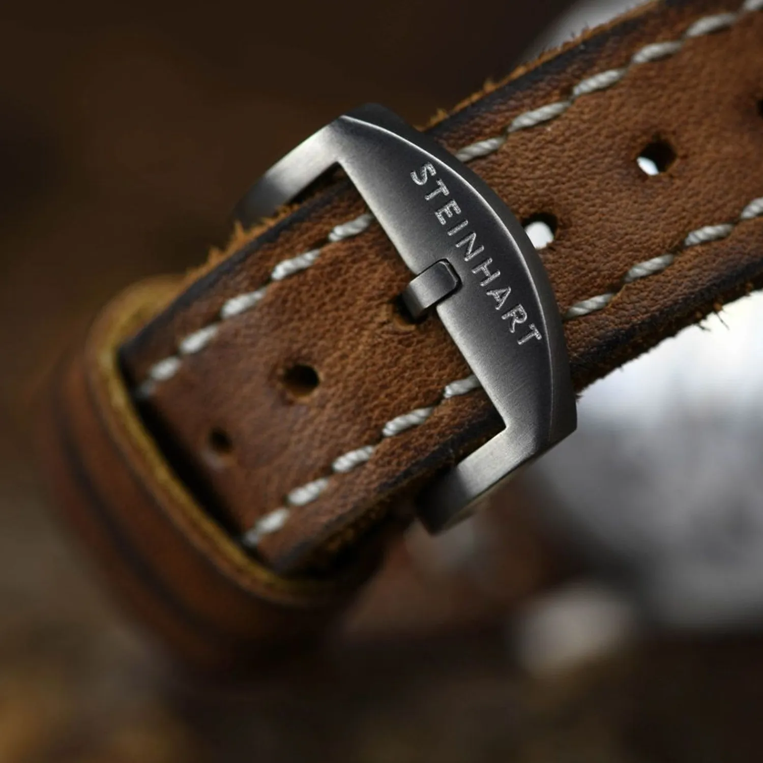 Steinhart Watches Premium Lijn^Nav B-Uhr 44 Titan A Muster Zentralsekunde