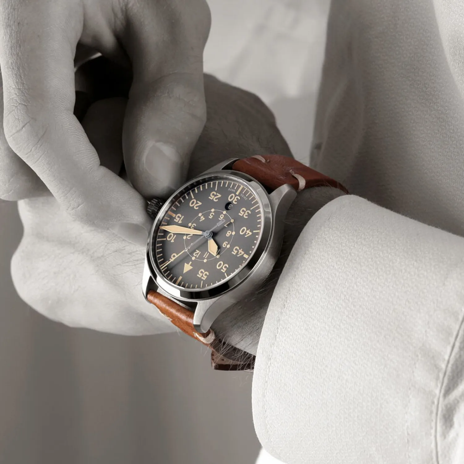 Steinhart Watches Pilotenhorloges^Nav B-Uhr 42 Vintage Beige B-Muster
