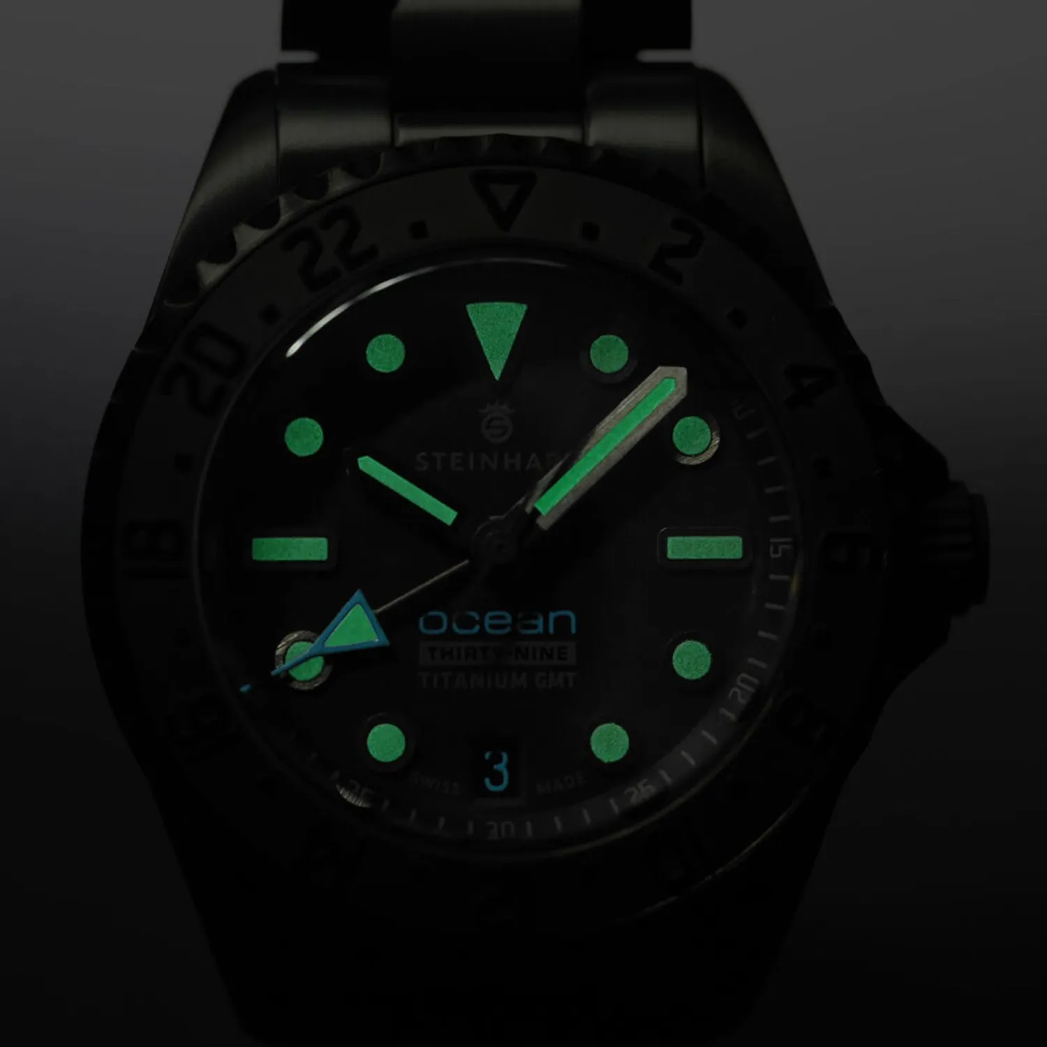 Steinhart Watches Premium Lijn^Oceaan 39 Titanium Gmt Phantom Blue