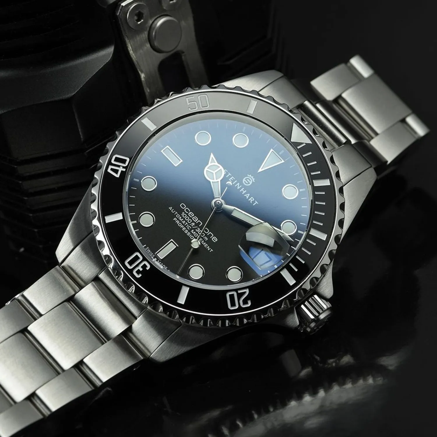 Steinhart Watches Duikhorloges 39 Mm^Ocean 39 Duikhorloge Van Zwart Keramiek