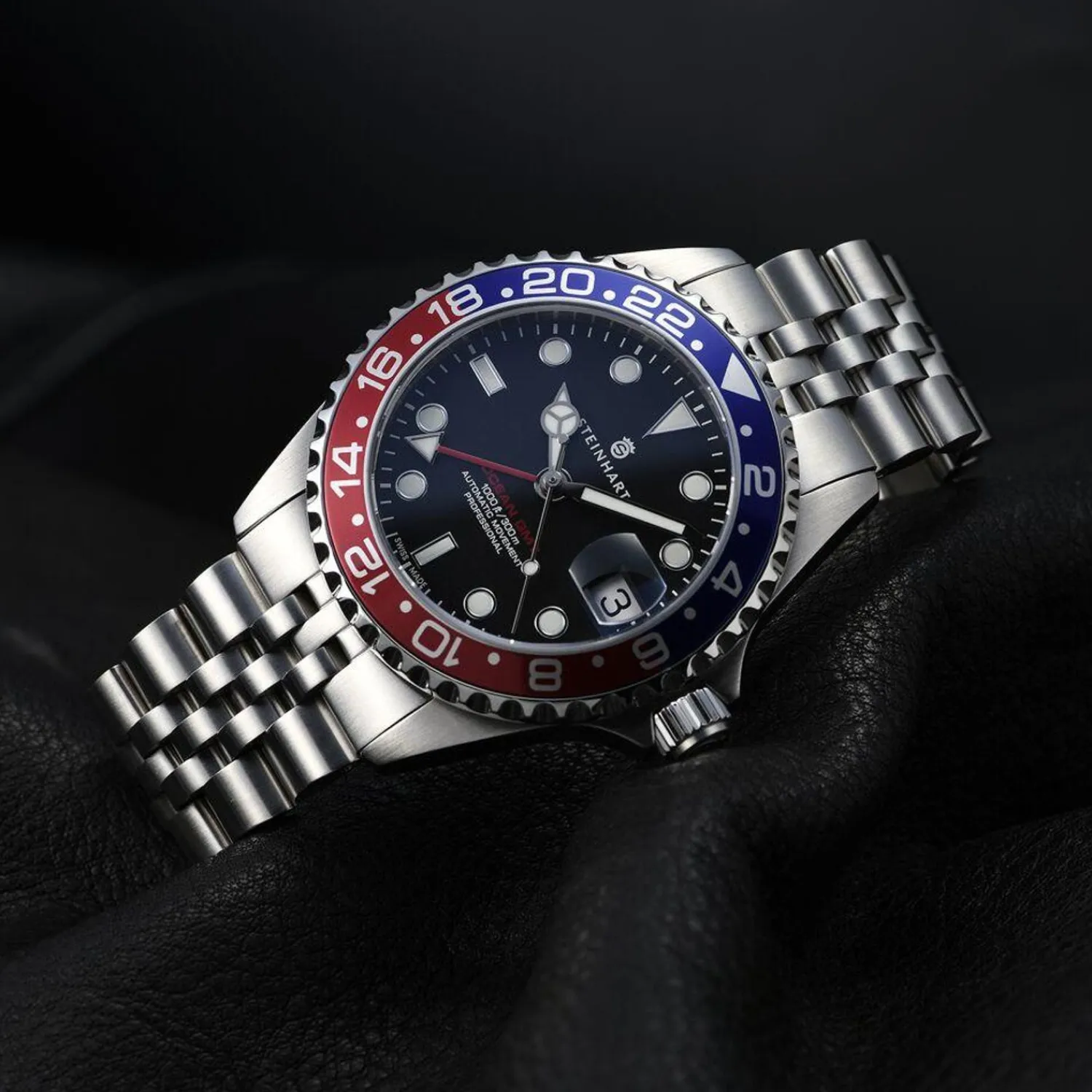 Steinhart Watches Duikhorloges 39 Mm^Ocean 39 Gmt Blauw-Rood .2 Duikhorloge
