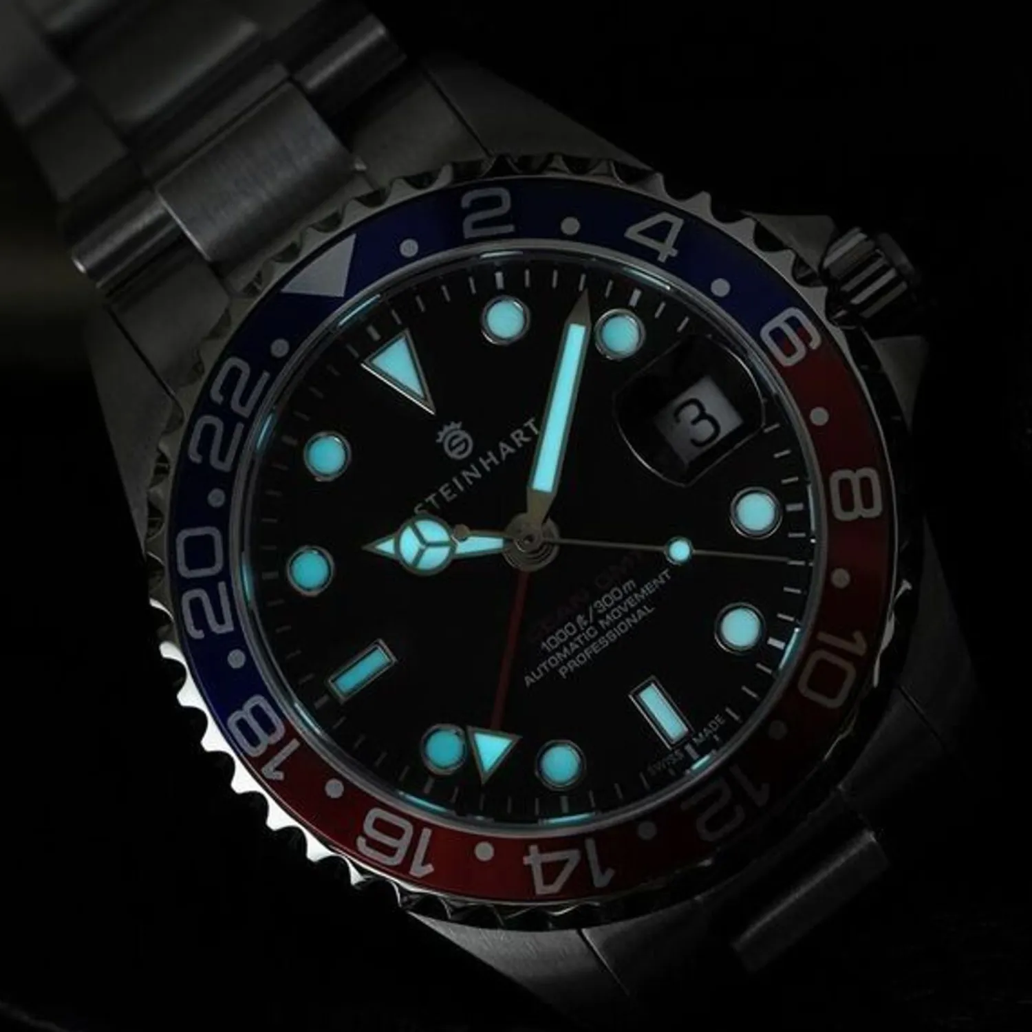 Steinhart Watches Duikhorloges 39 Mm^Ocean 39 Gmt Blauw-Rood Duikhorloge