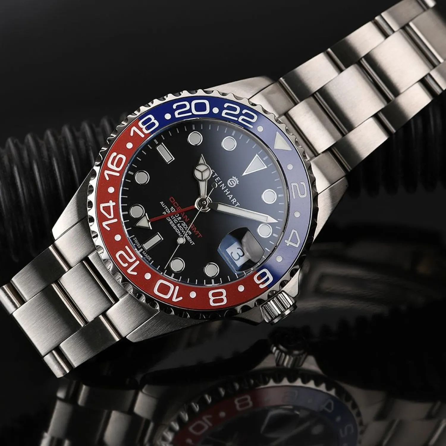 Steinhart Watches Duikhorloges 39 Mm^Ocean 39 Gmt Blauw-Rood Keramiek Duikhorloge