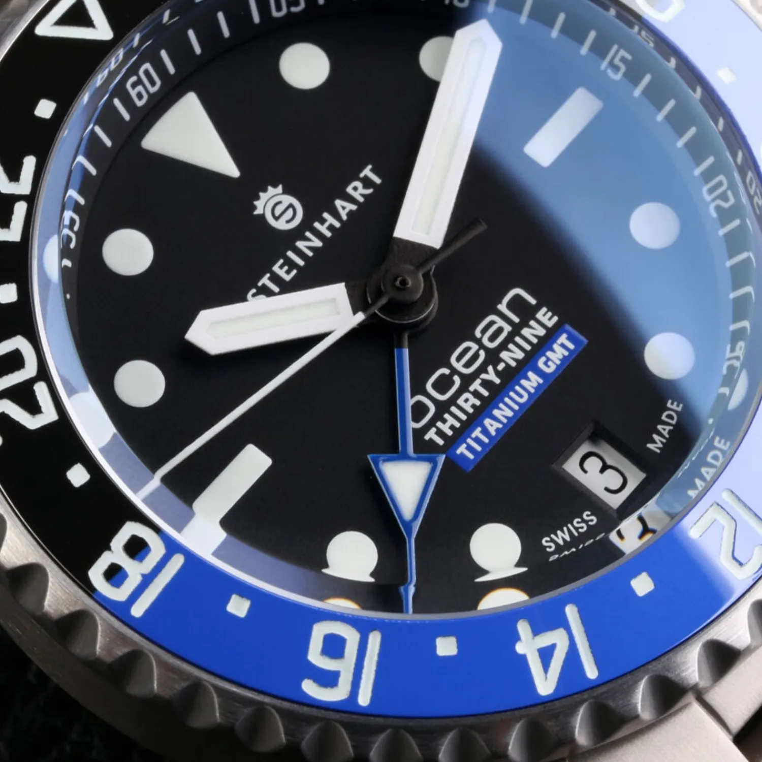 Steinhart Watches Premium Lijn^Ocean 39 Gmt Titan Premium Keramiek