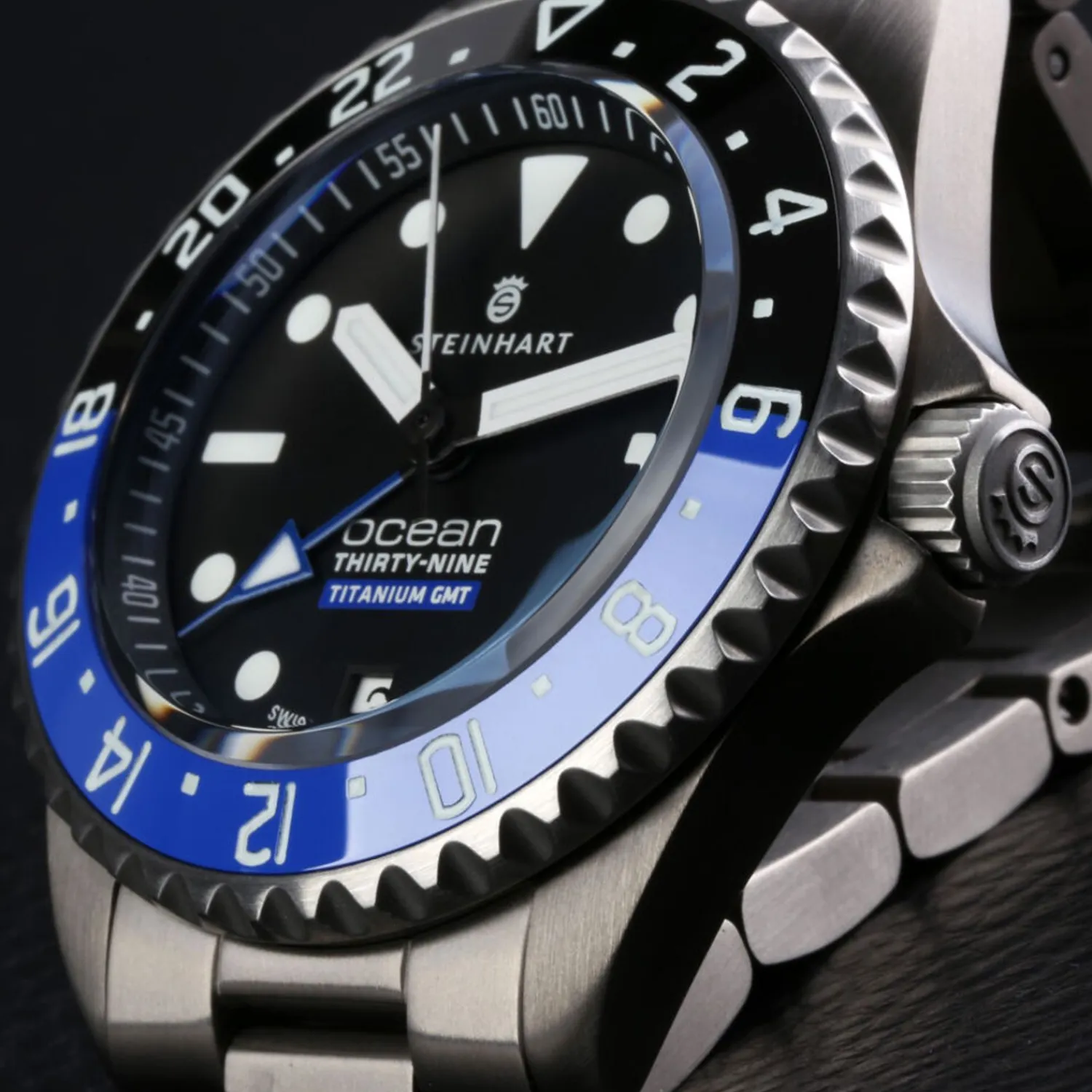 Steinhart Watches Premium Lijn^Ocean 39 Gmt Titan Premium Keramiek