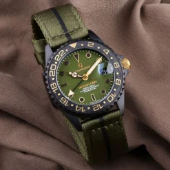 Steinhart Watches Duikhorloges 39 Mm^Ocean 39 Gmt Zwart Militair Kaki Duikhorloge