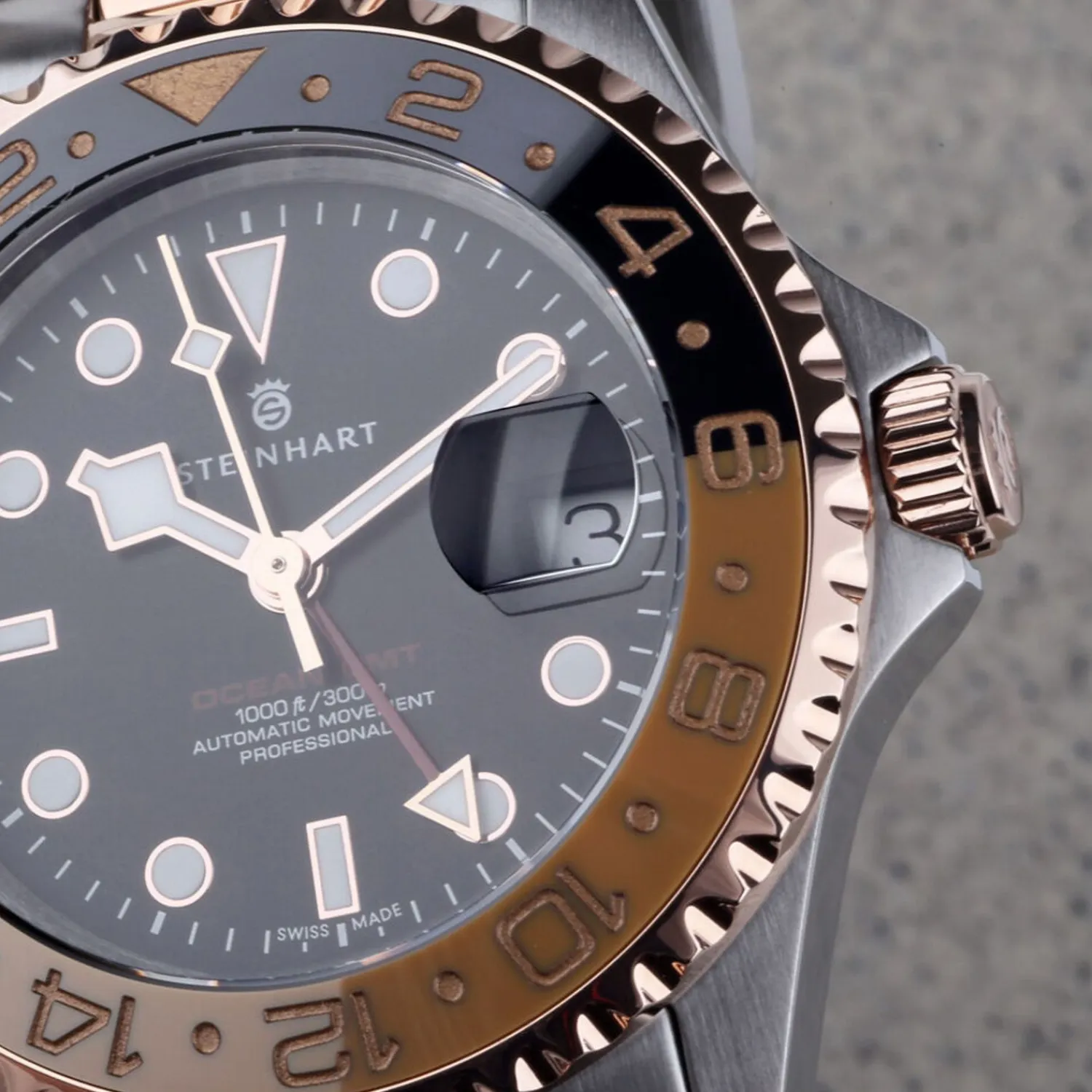 Steinhart Watches Duikhorloges 42 Mm^Ocean One Gmt Tweekleurig Zwart/Kaki Duikhorloge