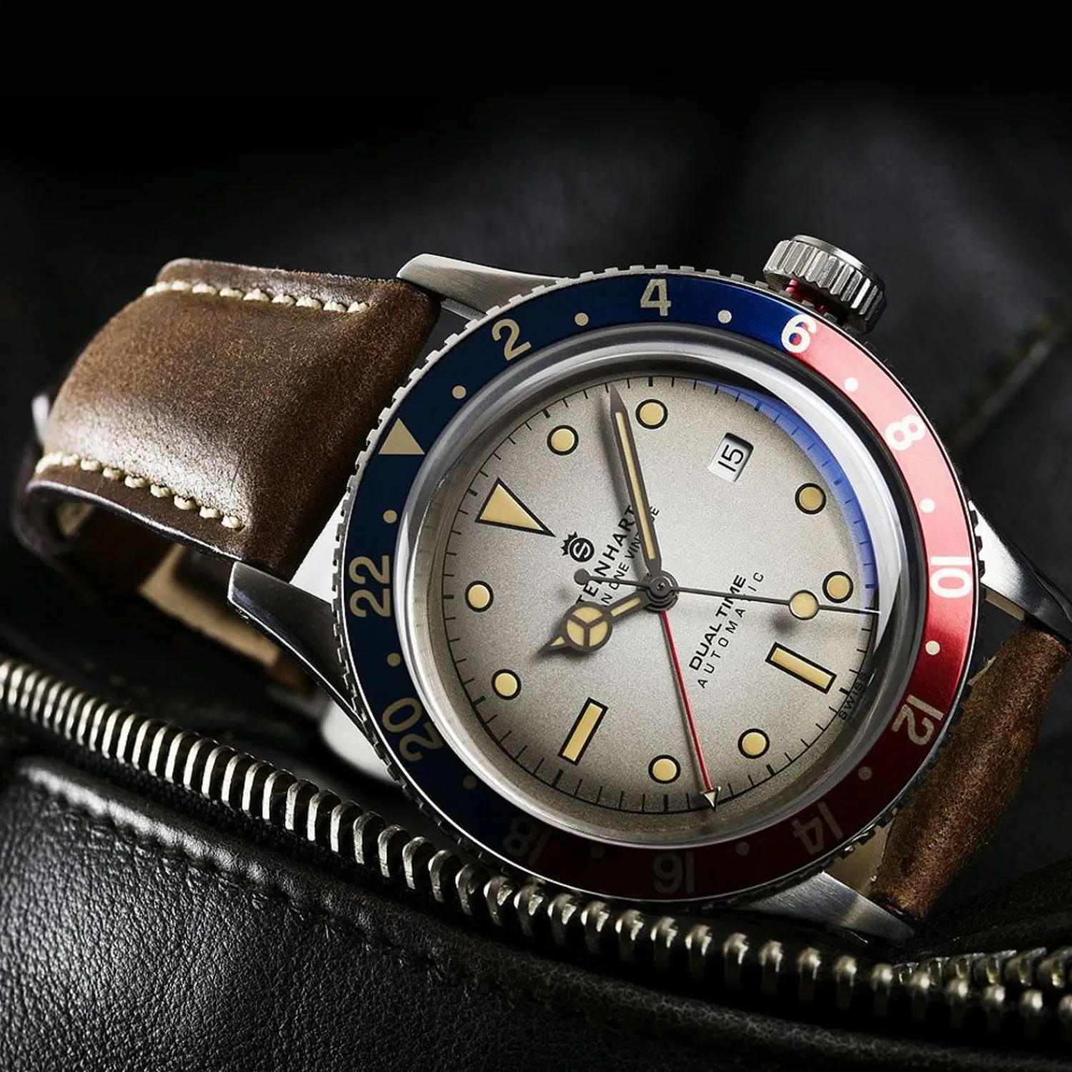 Steinhart Watches Premium Lijn^Ocean One Vintage Dual-Time Premium Duikhorloge