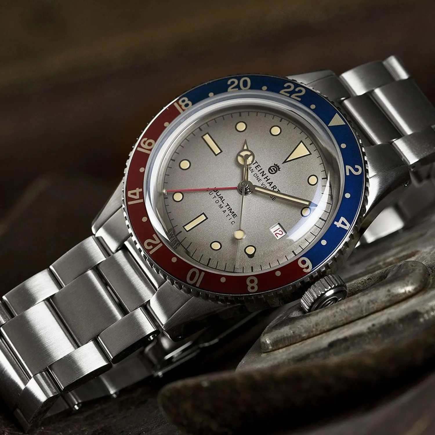 Steinhart Watches Premium Lijn^Ocean One Vintage Dual-Time Premium Duikhorloge