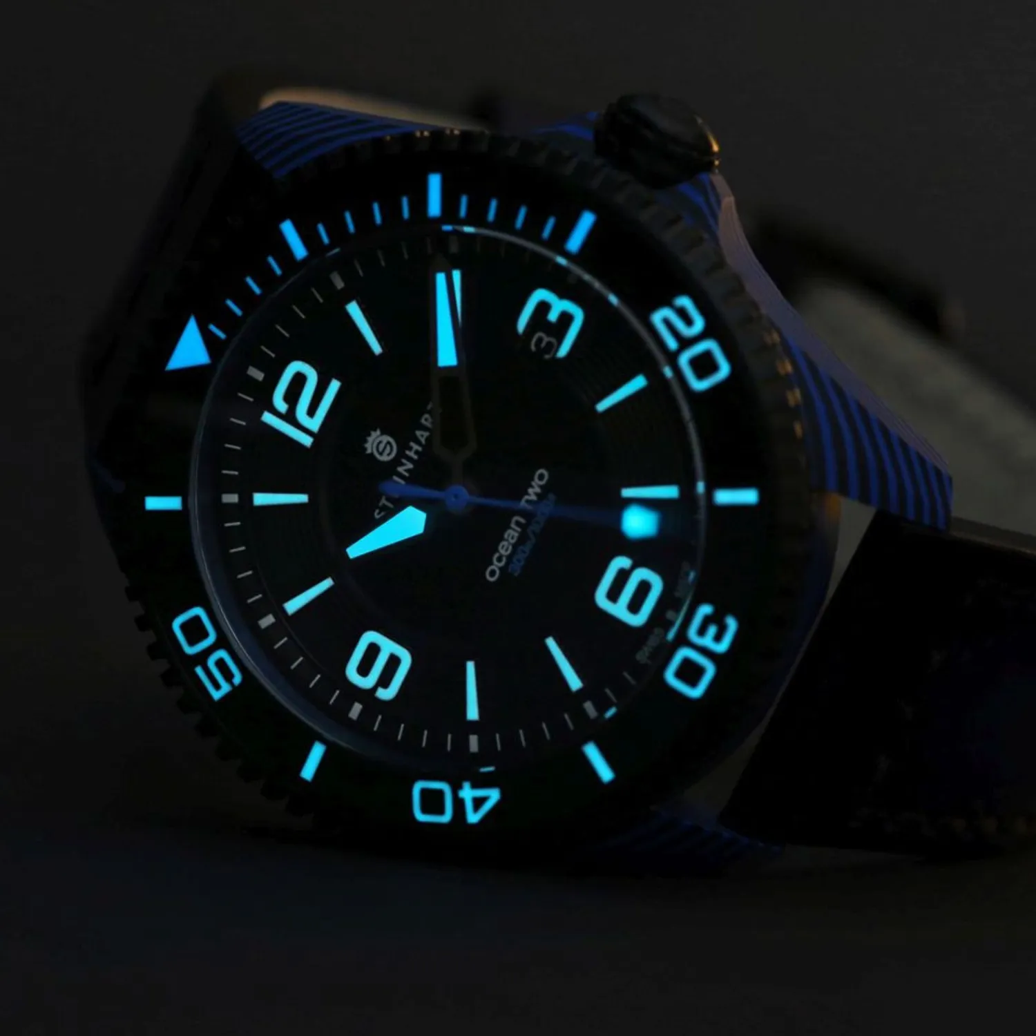 Steinhart Watches Duikhorloges 42 Mm^Ocean 2 Premium Koolstofblauw Duikhorloge