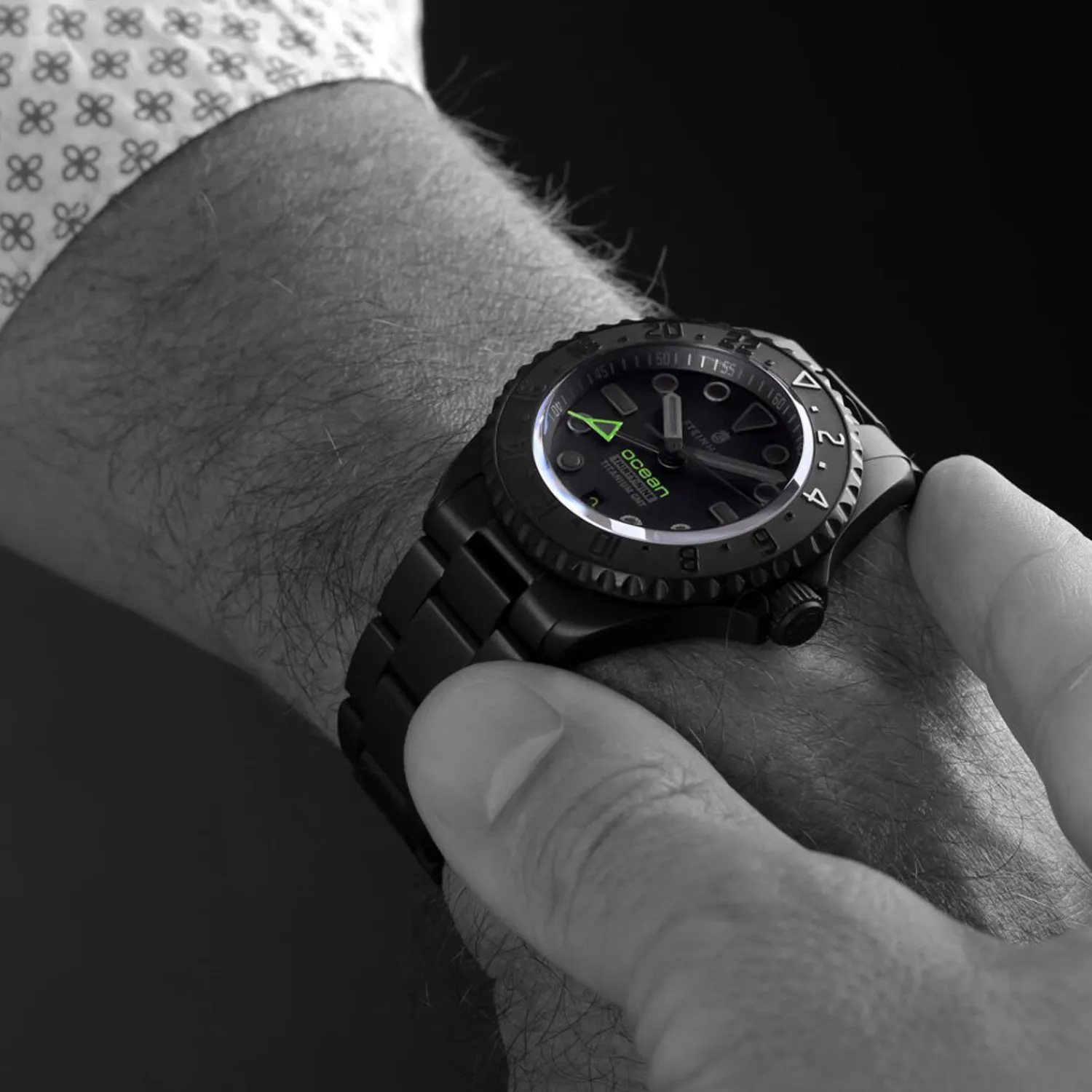 Steinhart Watches Premium Lijn^Ocean 39 Titanium Gmt Phantom Groen