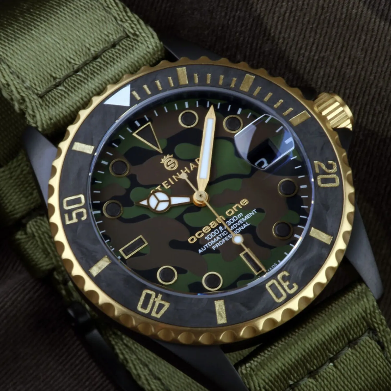 Steinhart Watches Duikhorloges 39 Mm^Ocean 39 Zwart Militair Camouflageduikhorloge